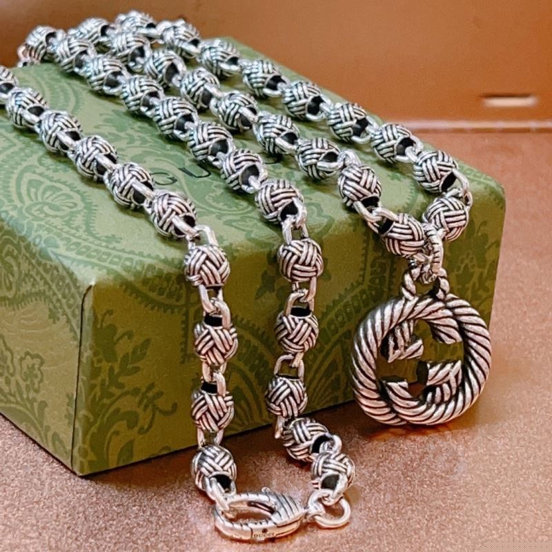 G*u*i necklaces